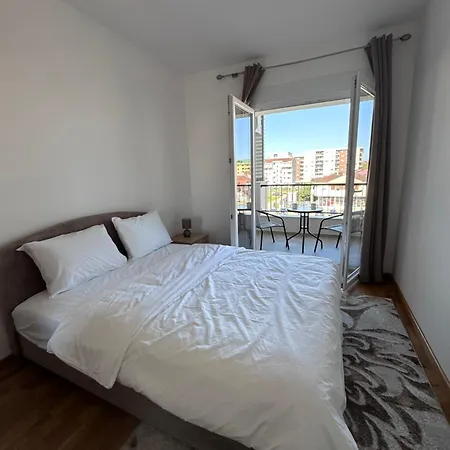 Modern 1br With Garage, Great Spot Podgorica