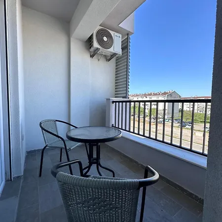 Modern 1br With Garage, Great Spot * פודגוריצה